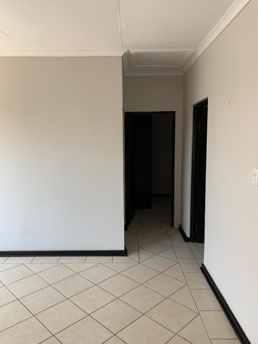 2 Bedroom Property for Sale in Langenhovenpark Free State